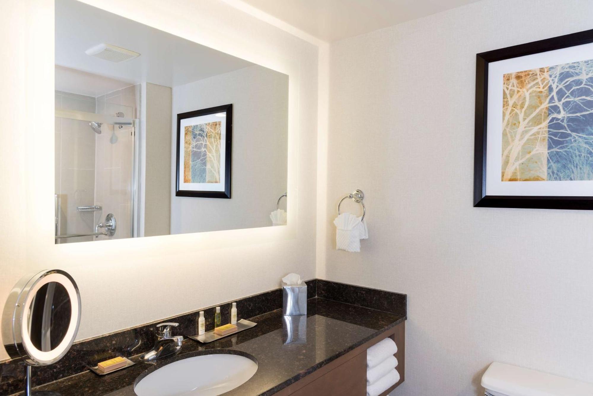 Отель Doubletree By Hilton Pleasant Prairie Kenosha, Wi Экстерьер фото